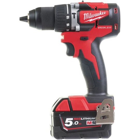 Milwaukee M18 CBLPD-502C Slagborrmaskin med 5,0Ah batterier och laddare
