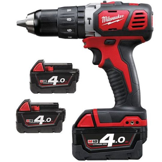 Milwaukee M18 BPD-403C Slagborrmaskin med batterier och laddare