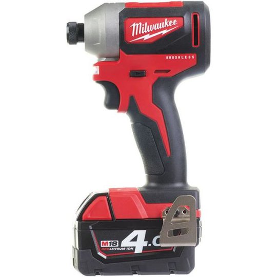 Milwaukee M18 CBLID-402C Slagskruvdragare med 4,0Ah batterier och laddare